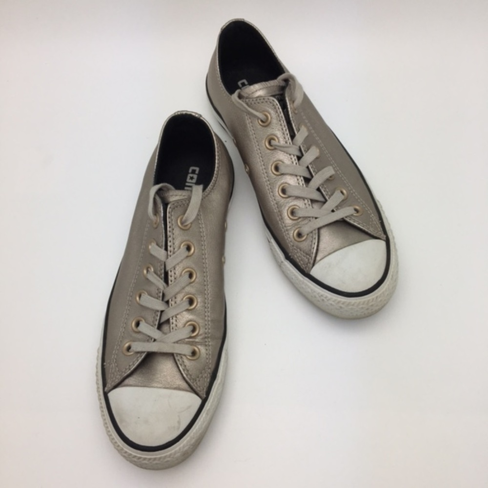 NWOT/NWOB Converse Gold Metallic Sneakers